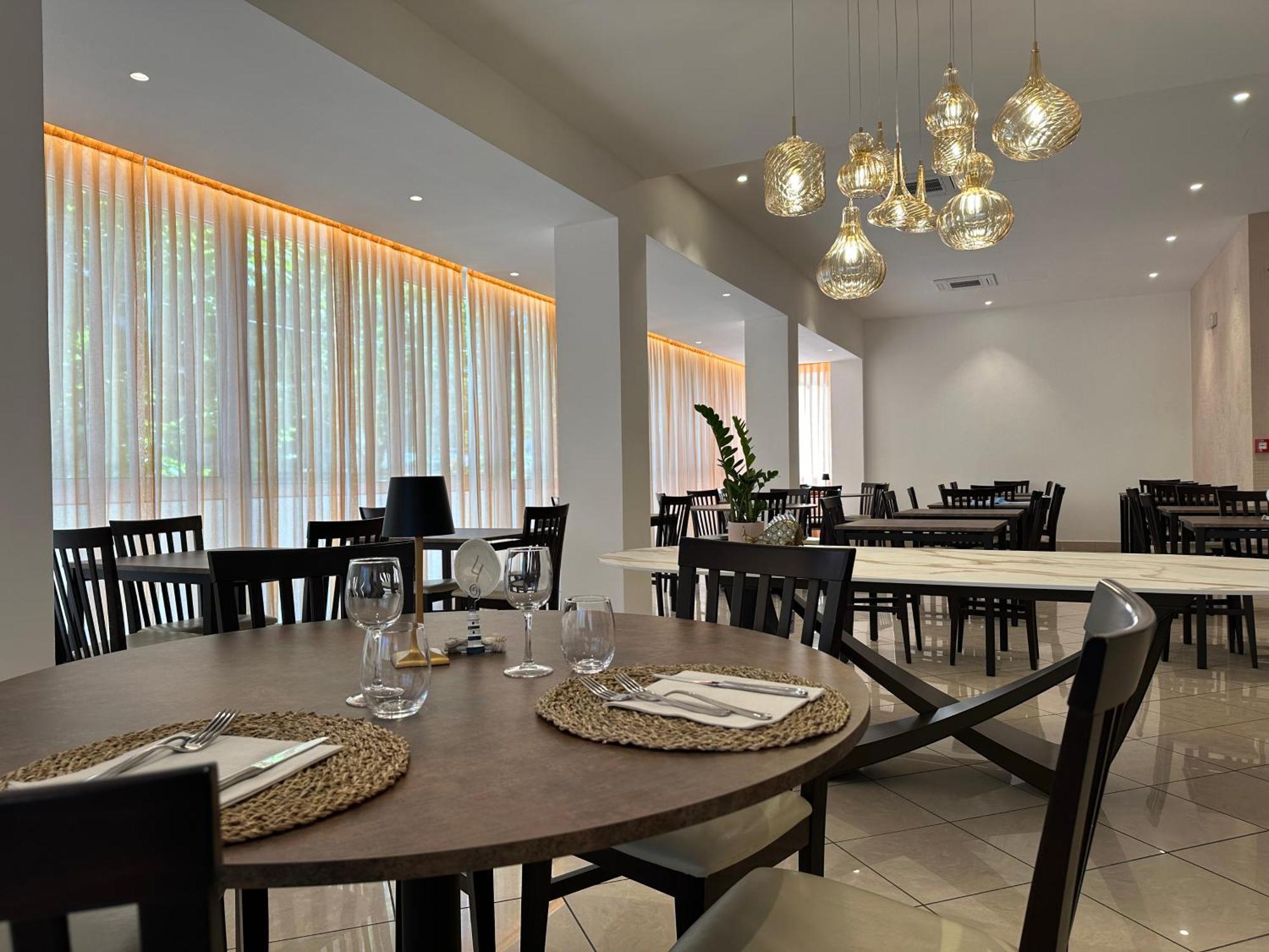 Hotel Villa Tosi Bellaria-Igea Marina Exterior photo