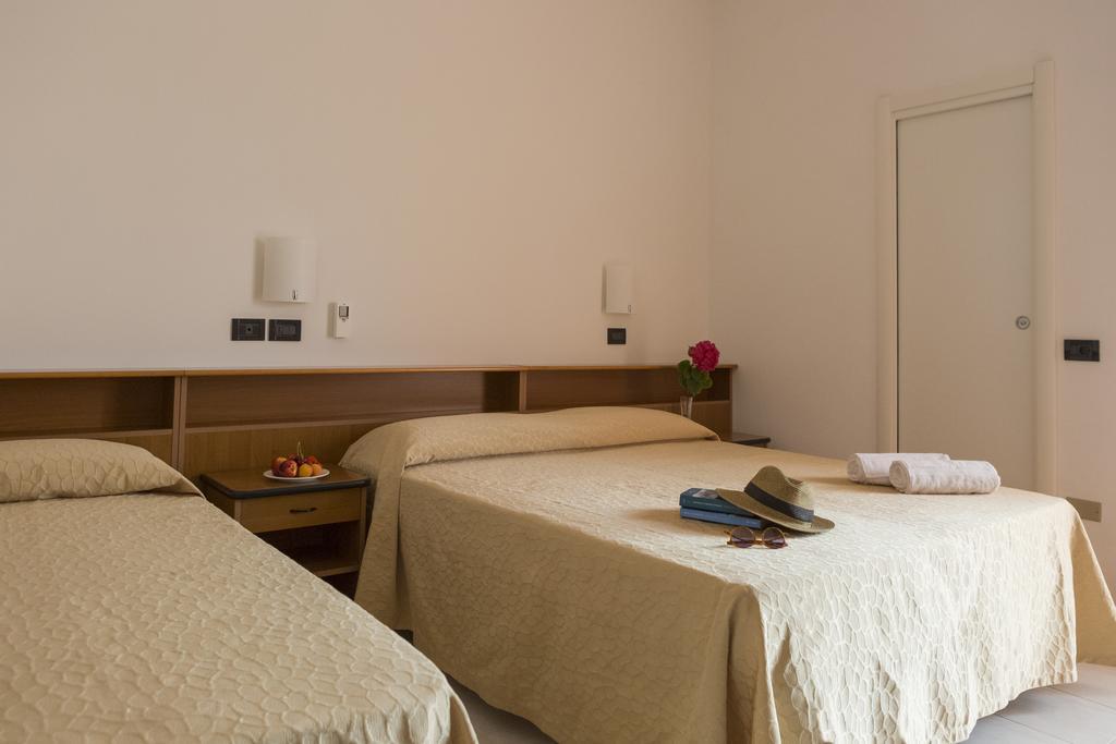 Hotel Villa Tosi Bellaria-Igea Marina Exterior photo