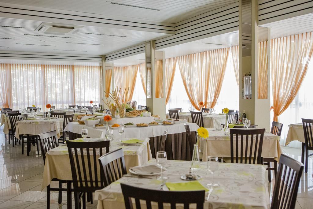 Hotel Villa Tosi Bellaria-Igea Marina Exterior photo